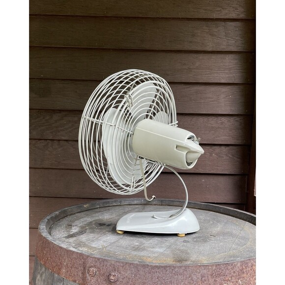 Vintage 15” GE General Electric Oscillating Desk Fan, Wall Fan -Works - Picture 2 of 3
